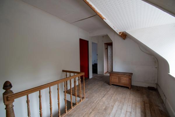 Maison mitoyenne à rénover entièrement