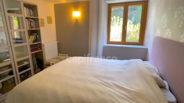 A VENDRE en Maurienne, Maison individuelle 8 pièces, 2 studios indépendants, terrain, vue montagnes et vallée