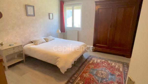 A VENDRE en Maurienne, Maison individuelle 8 pièces, 2 studios indépendants, terrain, vue montagnes et vallée