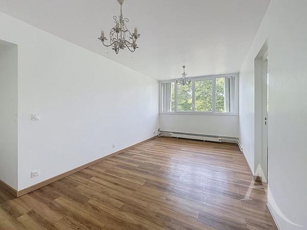 EXCLUSIVITÉ - Appartement F3 56 m² avec balcon, 2 chambres, cave et cuisine équipée
