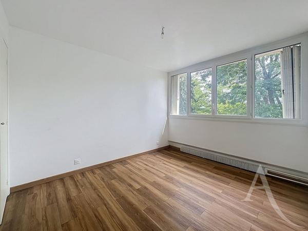 EXCLUSIVITÉ - Appartement F3 56 m² avec balcon, 2 chambres, cave et cuisine équipée