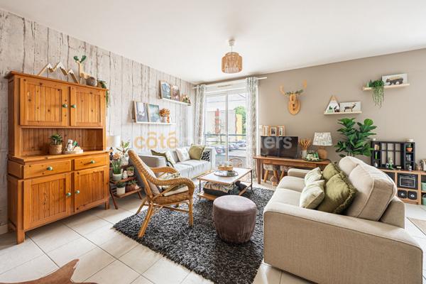 Vente
                Appartement83 m² - 4 Pièces -
                    REZE (44400)
