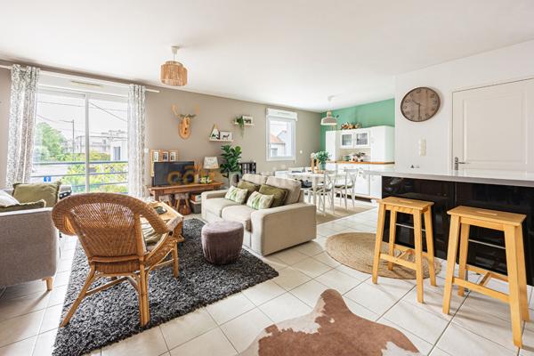 Vente
                Appartement83 m² - 4 Pièces -
                    REZE (44400)