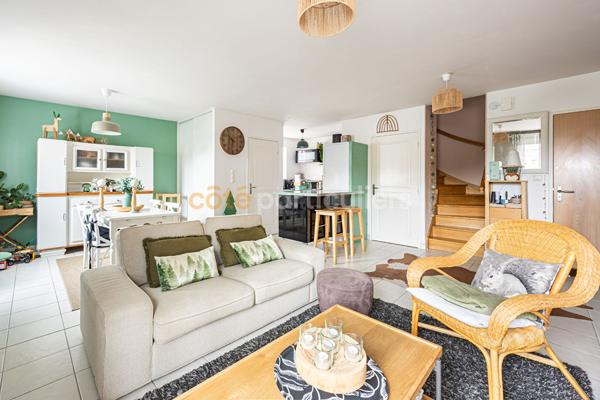 Vente
                Appartement83 m² - 4 Pièces -
                    REZE (44400)