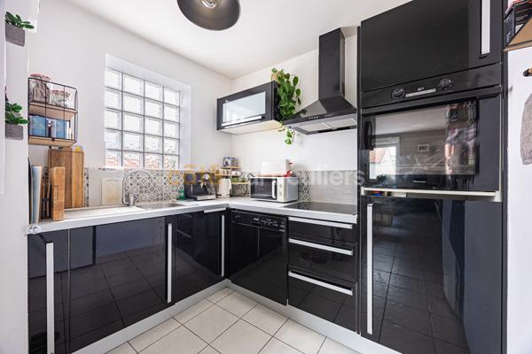 Vente
                Appartement83 m² - 4 Pièces -
                    REZE (44400)