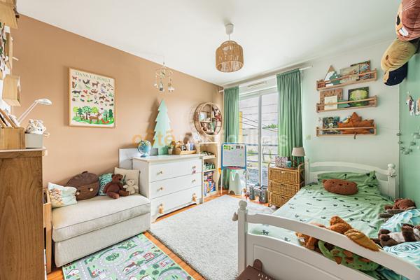 Vente
                Appartement83 m² - 4 Pièces -
                    REZE (44400)