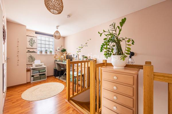 Vente
                Appartement83 m² - 4 Pièces -
                    REZE (44400)