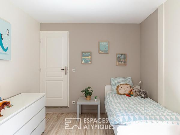 Maison contemporaine en bois avec piscine