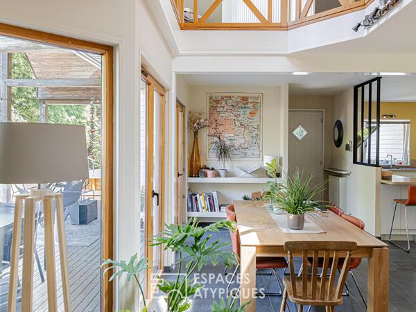 Maison contemporaine en bois avec piscine