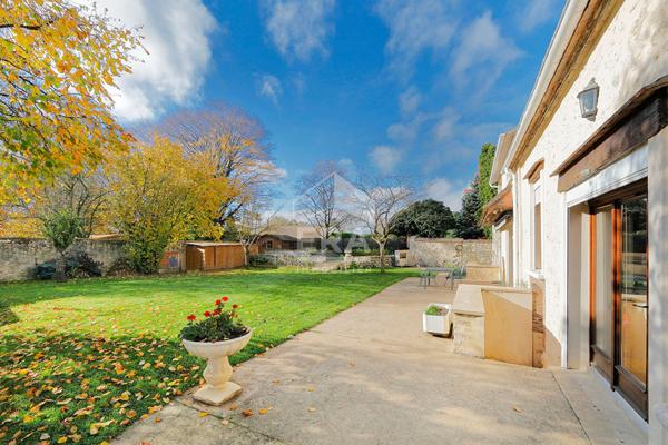 Maison d'exception à vendre à Salins - Référence 542