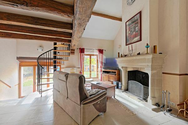 Maison d'exception à vendre à Salins - Référence 542