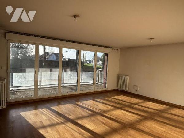 APPARTEMENT TYPE 4 - QUARTIER BEAULIEU /  JEANNE D'ARC- AVEC TERRASSE -
Venez découvrir cet ap...