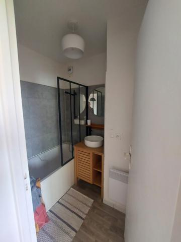 T2 quartier Port Neuf en bail meublé à l’année