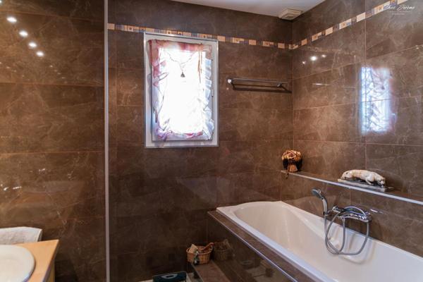 Maison de Plain-Pied Conviviale et Spacieuse . Proche Tours Nord