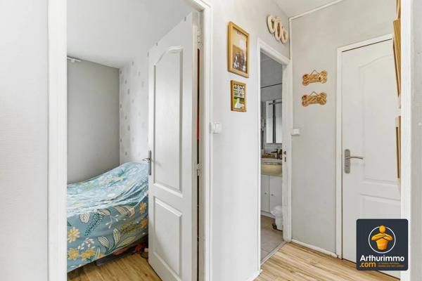 Vente                                                      Appartement
                        
                     3 pièces                      56 m2                     à La Mulatière