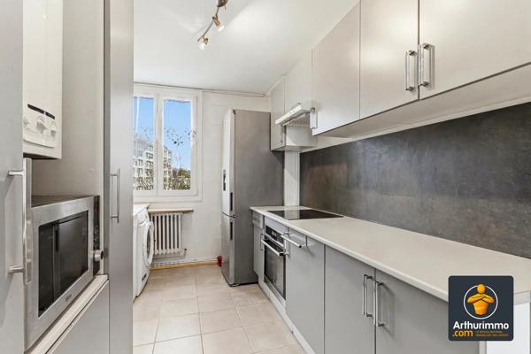 Vente                                                      Appartement
                        
                     3 pièces                      56 m2                     à La Mulatière