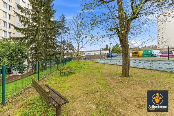 Vente                                                      Appartement
                        
                     3 pièces                      56 m2                     à La Mulatière