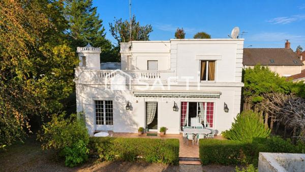 Grande maison avec piscine à Issoudun