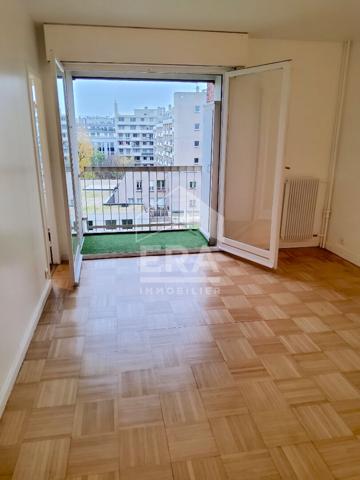 Paris 12éme  Studio de 26 m2 avec Balcon