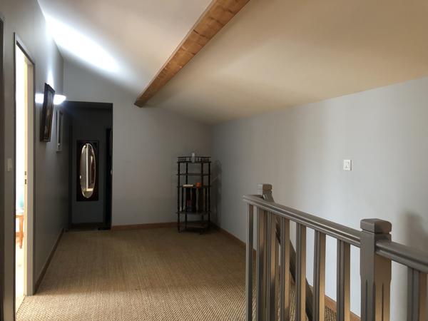 MAISON EN PIERRE RESTAUREE -CENTRE MIREBEAU