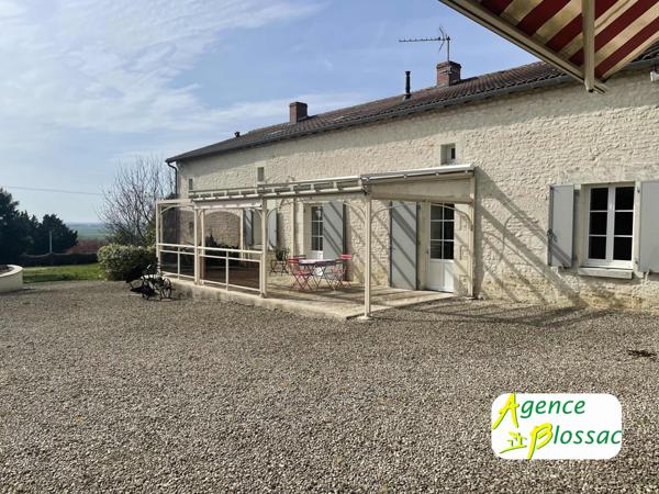 MAISON EN PIERRE RESTAUREE -CENTRE MIREBEAU