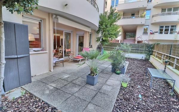 Appartement à vendre    2 pièces • 46 m2 Chaville