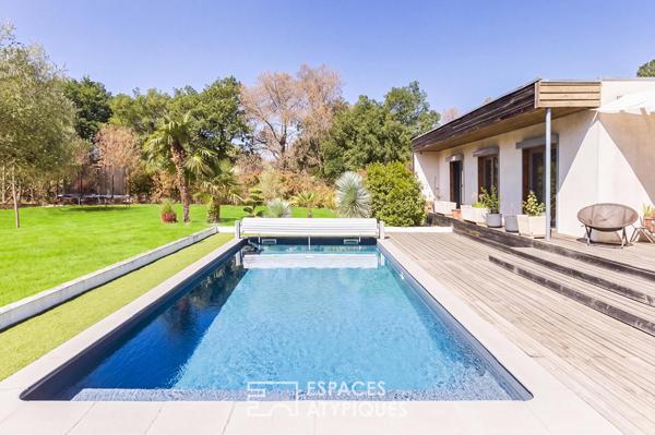 Villa contemporaine de plain pied avec piscine