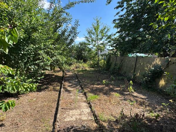 MAISON DE VILLAGE AU BEAU POTENTIEL