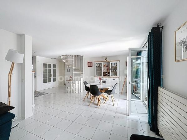 L'ISLE ADAM (95) - Maison 6 pièces 3 chambres