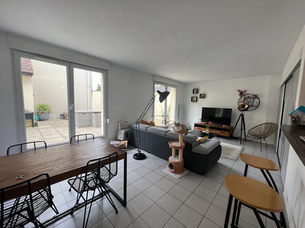 Appartement Chevry Cossigny 3 pièce(s) 70 m2
