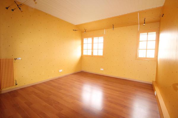 JOLI PAVILLON 5 CHAMBRES 155M2 SUR SOUS SOL TOTAL