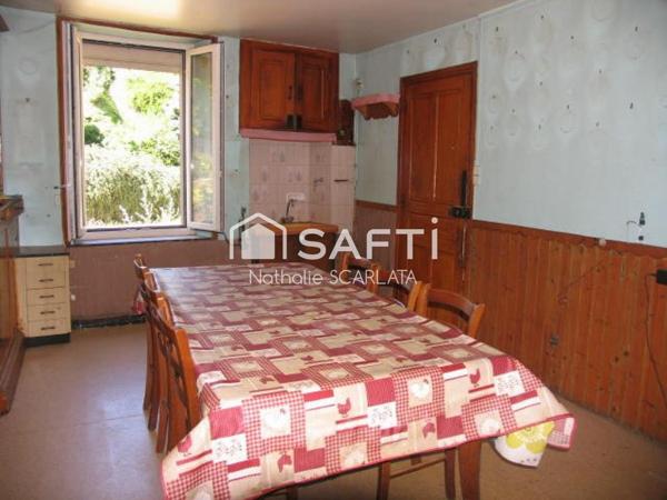 Corps de ferme à rénover avec dépendances