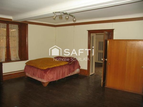 Corps de ferme à rénover avec dépendances