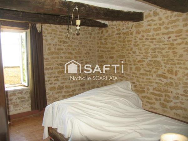 Corps de ferme à rénover avec dépendances