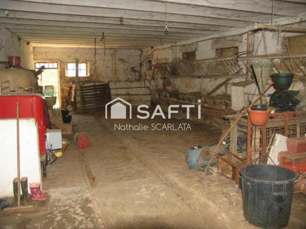 Corps de ferme à rénover avec dépendances