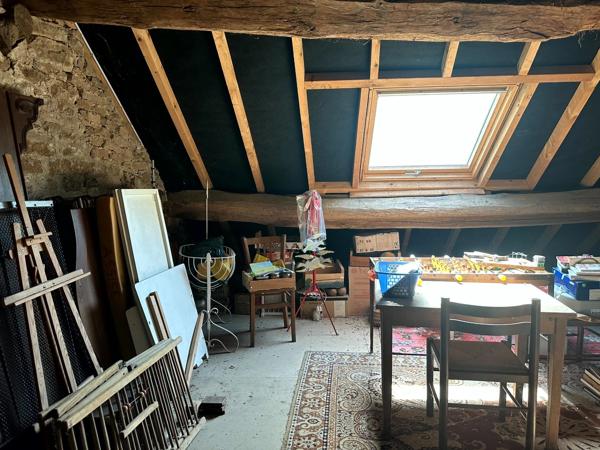Maison de caractère – Village perché de Bourgogne – 116 m² + greniers – Proche Pouilly-en-Auxois (8 km) – A6, Dijon, Beaune