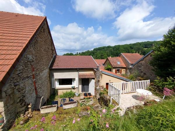 Maison de caractère – Village perché de Bourgogne – 116 m² + greniers – Proche Pouilly-en-Auxois (8 km) – A6, Dijon, Beaune