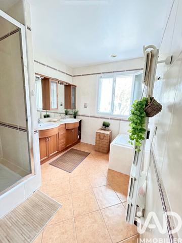 Maison à vendre 7 pièces 196 m² Saint-André-de-Seignanx