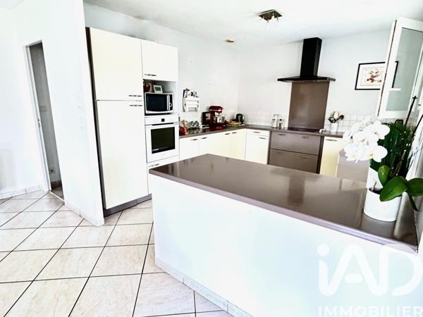 Maison à vendre 7 pièces 196 m² Saint-André-de-Seignanx