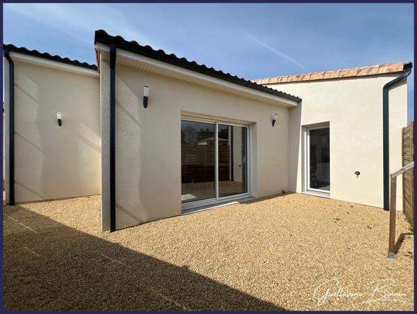 Maison à vendre 5 pièces, 4 chambres, suite parentale, garage, cour - DPE A et prestations modernes à POITIERS (86000).