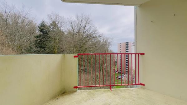 Quimper Ouest - Appartement T4 de 78 m² habitable - 1 loggia - Une terrasse - Cave.