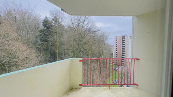 Quimper Ouest - Appartement T4 de 78 m² habitable - 1 loggia - Une terrasse - Cave.