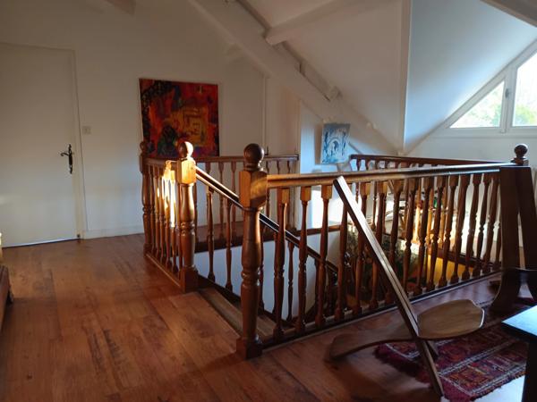 BELLE DEMEURE DE PLUS DE 300 M² AVEC PISCINE DANS UN CADRE IDYLLIQUE SUR ENVIRON 2 HECTARES