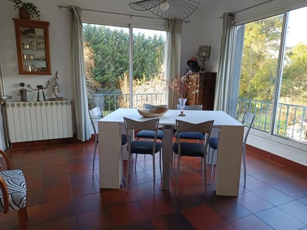 BELLE DEMEURE DE PLUS DE 300 M² AVEC PISCINE DANS UN CADRE IDYLLIQUE SUR ENVIRON 2 HECTARES