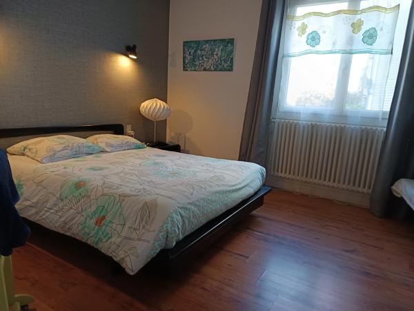 BELLE DEMEURE DE PLUS DE 300 M² AVEC PISCINE DANS UN CADRE IDYLLIQUE SUR ENVIRON 2 HECTARES