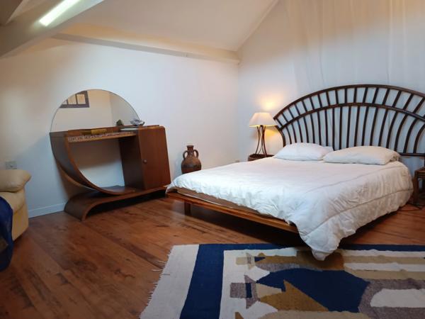 BELLE DEMEURE DE PLUS DE 300 M² AVEC PISCINE DANS UN CADRE IDYLLIQUE SUR ENVIRON 2 HECTARES