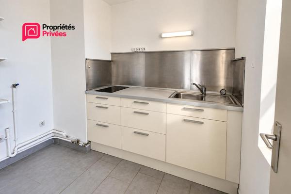 UZÈS EN EXCLUSIVITÉ  STUDIO 44,36 M²  DERNIER ÉTAGE  PLEIN SUD PARKING PRIVATIF