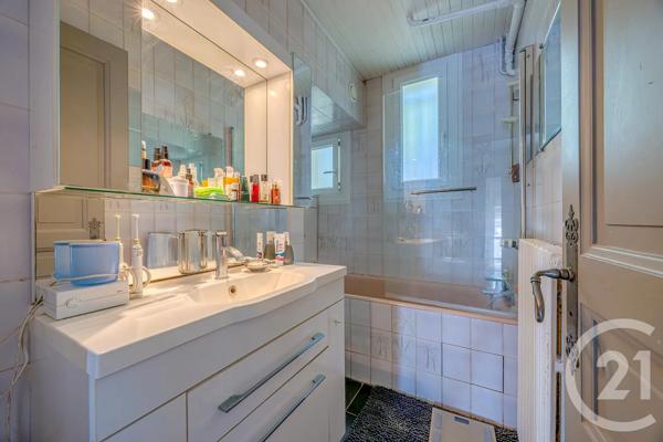 Maison à vendre  5 pièces - 125 m 2   RUMILLY  - 74