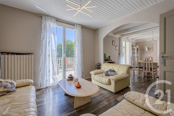 Maison à vendre  5 pièces - 125 m 2   RUMILLY  - 74