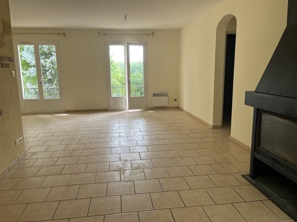 Maison 140 000 € Chalais 3 p 88 m² DPE D